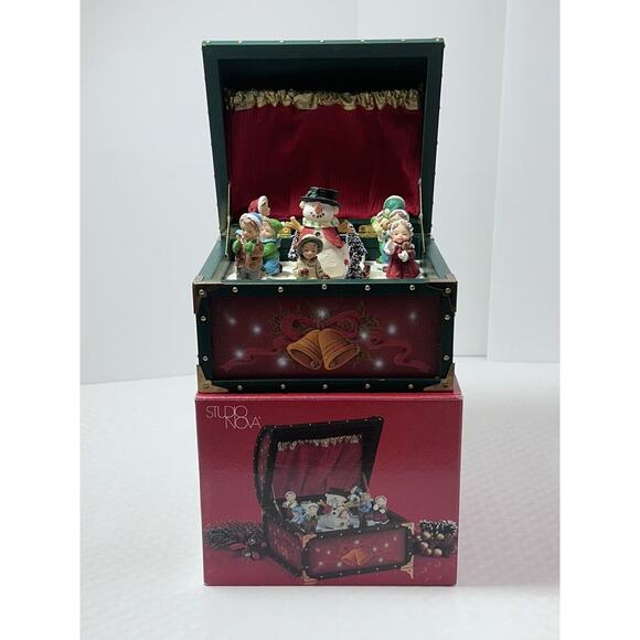 Animated Christmas Music Chest/Box We Wish you a Merry Christmas Figgy Pudding - Picture 2 of 11